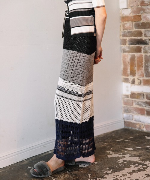 AULA AILA（アウラアイラ）の「【セットアップ着用可】オープンワークニットスカート（スカート・レディース・ブルー/ブラック/パープル・0）」の13枚目の写真