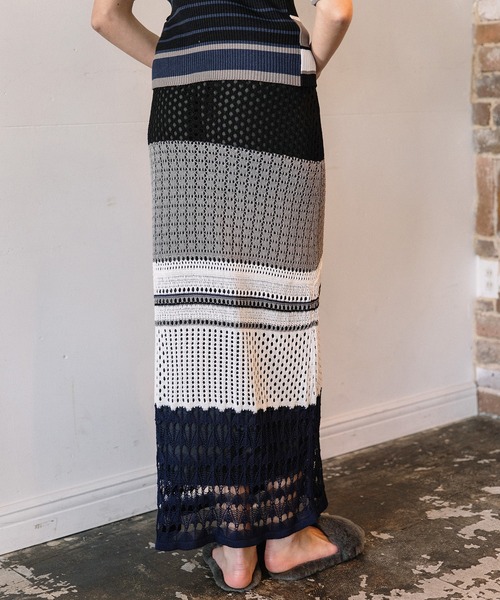 AULA AILA（アウラアイラ）の「【セットアップ着用可】オープンワークニットスカート（スカート・レディース・ブルー/ブラック/パープル・0）」の14枚目の写真