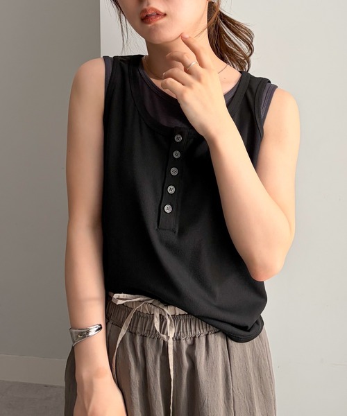 RANAN(ラナン)の「【接触冷感】カップ付きレイヤードヘンリーネックタンク(タンクトップ・レディース・ブラック/コーラル/ネイビー/ブラウン・LL/S/M/L)」の13枚目の写真