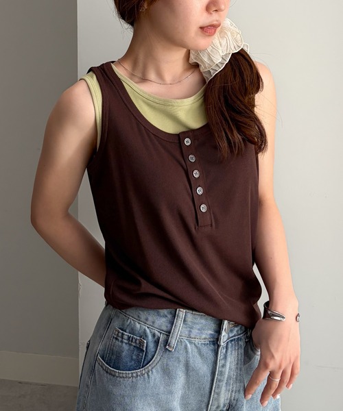 RANAN(ラナン)の「【接触冷感】カップ付きレイヤードヘンリーネックタンク(タンクトップ・レディース・ブラック/コーラル/ネイビー/ブラウン・LL/S/M/L)」の17枚目の写真
