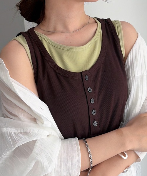 RANAN(ラナン)の「【接触冷感】カップ付きレイヤードヘンリーネックタンク(タンクトップ・レディース・ブラック/コーラル/ネイビー/ブラウン・LL/S/M/L)」の19枚目の写真
