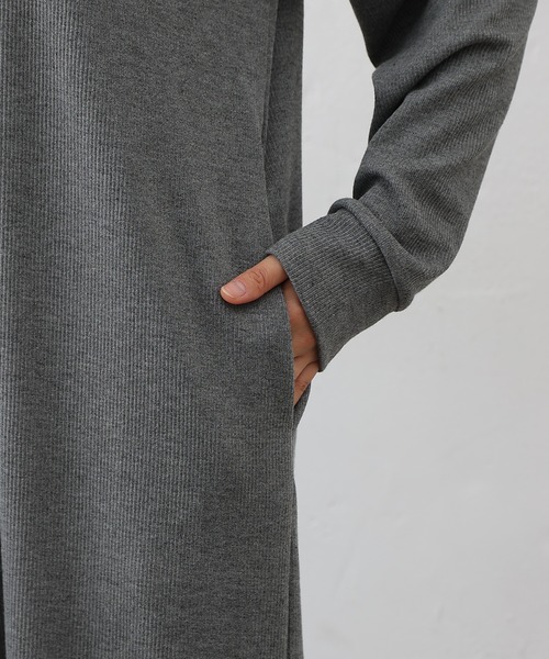COLONY 2139（コロニートゥーワンスリーナイン）の「テレコ衿付きロングワンピース（ワンピース・レディース・ブラック/チャコールグレー・FREE）」の20枚目の写真