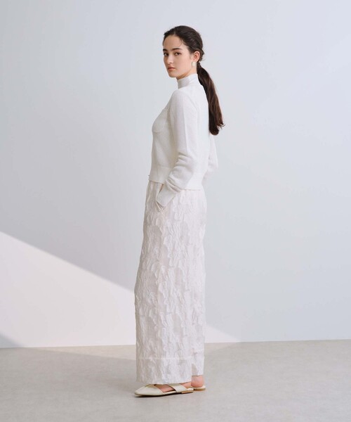 BIANCA(ビアンカ)の「【ON/OFF着回し】フラワージャカードドロスト付きワイドパンツ(その他パンツ・レディース・ブラック/オフホワイト・40/38)」の7枚目の写真