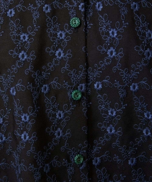 フラワースカラップ総刺繍ブラウス