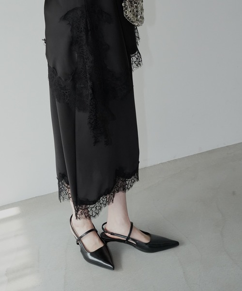chuclla(チュクラ)の「ストラップライン ポインテッドパンプス chs26s010(パンプス・レディース・ブラック/シルバー・38/37/40/39/36)」の5枚目の写真