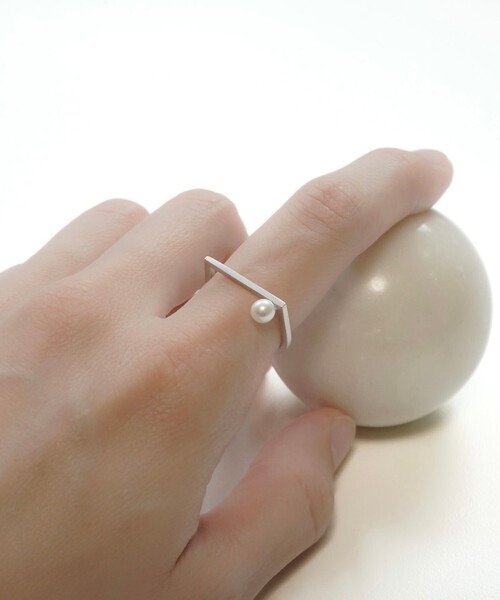 CAROLINA GLASER(カロリナ グレイサー)の「susui / パール リング(ネックレス・レディース・シルバー・9/11/13)」の3枚目の写真