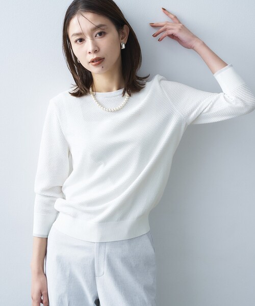 UNTITLED（アンタイトル）の「配色ハイゲージニットトップス（ニット/セーター・レディース・グレー系8/ブラック系4/ホワイト系5・03/02/01/00/48/44/04）」の3枚目の写真