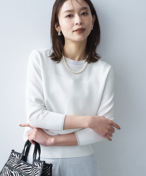 UNTITLED（アンタイトル）の「配色ハイゲージニットトップス（ニット/セーター・レディース・グレー系8/ブラック系4/ホワイト系5・03/02/01/00/48/44/04）」の9枚目の写真