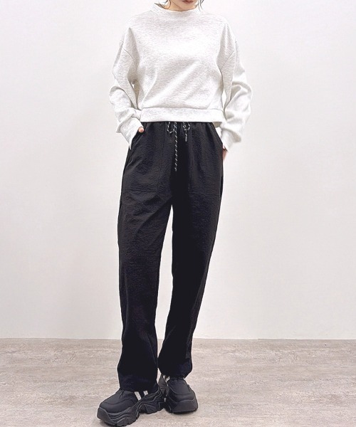 CLOTHY(クロシィ)の「【抜け感で魅せる、大人のイージーパンツ】イージーケア涼感ロングパンツ(その他パンツ・レディース・ブラック/オリーブ/ベージュ・MEDIUM/LARGE)」の7枚目の写真