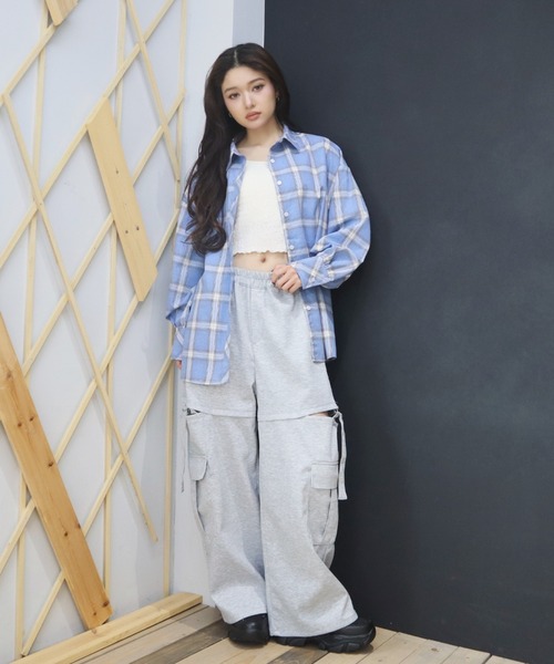 CECIL McBEE(セシルマクビー)の「ダンボールサイドカットカーゴパンツ(スウェットパンツ・レディース・グレー/ブラック・LARGE/MEDIUM)」の3枚目の写真