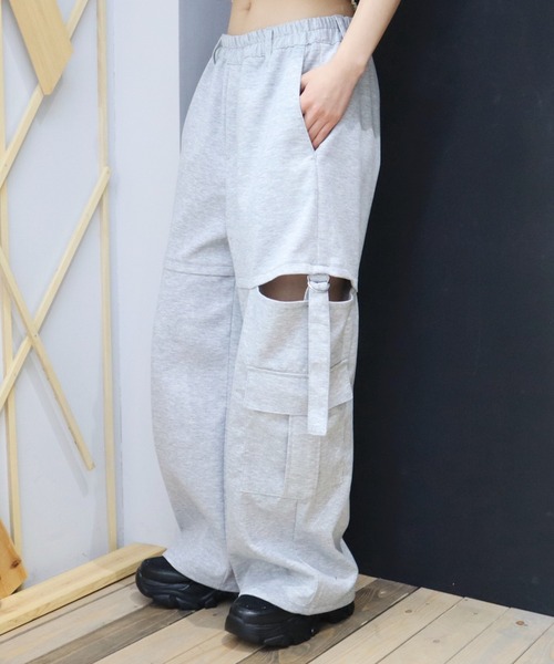 CECIL McBEE(セシルマクビー)の「ダンボールサイドカットカーゴパンツ(スウェットパンツ・レディース・グレー/ブラック・LARGE/MEDIUM)」の4枚目の写真
