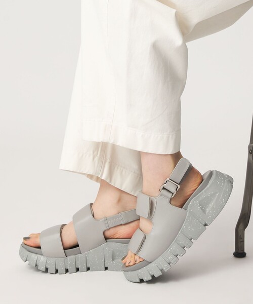 ODETTE E ODILE（オデットエオディール）の「ヴィブラムベルクロ サンダル55（サンダル・レディース・ブラック/ライトグレー・37/36/35）」の21枚目の写真