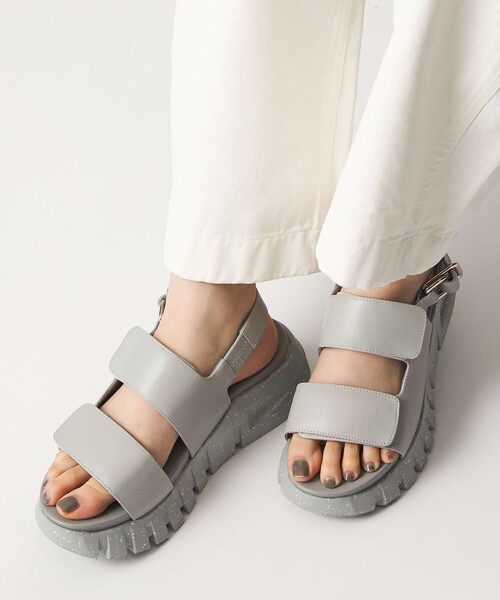 ODETTE E ODILE（オデットエオディール）の「ヴィブラムベルクロ サンダル55（サンダル・レディース・ブラック/ライトグレー・37/36/35）」の4枚目の写真