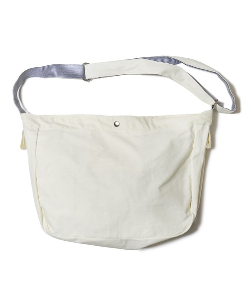 BEN DAVIS(ベンデイビス)の「NEWS PAPER BAG/ニュースペーパーバッグ(メッセンジャーバッグ・メンズ・インディゴブルー/ベージュ系その他2/ベージュ系その他3・FREE)」の15枚目の写真