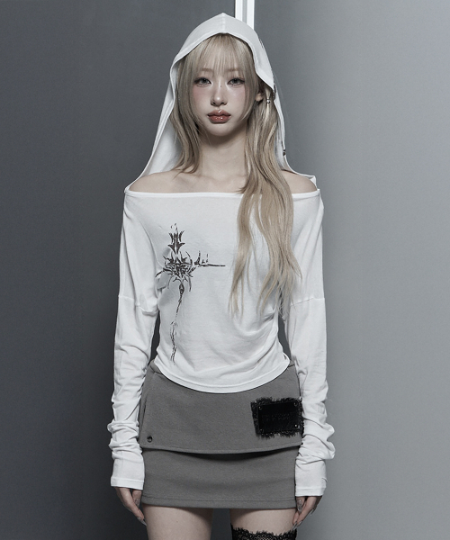 ETRE AU SOMMET(エトレオソメ)の「Lettering Hooded Slim-Fit Long Sleeve Top (lvory)(Tシャツ/カットソー・レディース・アイボリー・FREE)」の1枚目の写真