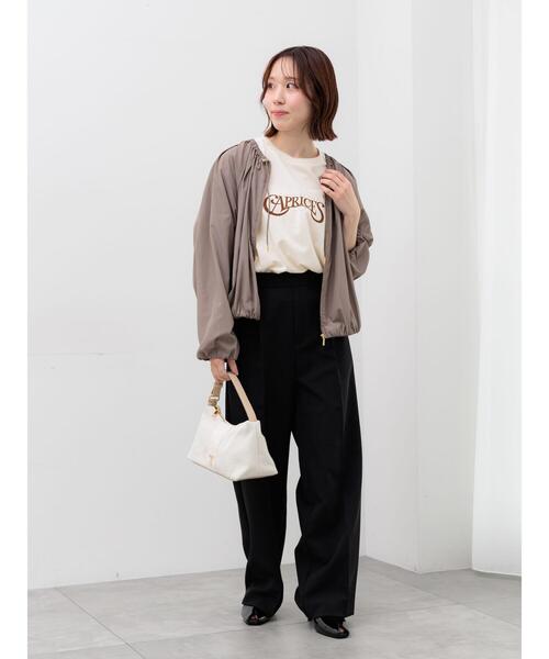 Te chichi(テチチ)の「パール&ロゴプリントTシャツ(Tシャツ/カットソー・レディース・オフホワイト/チャコールグレー/クリーム・F)」の4枚目の写真