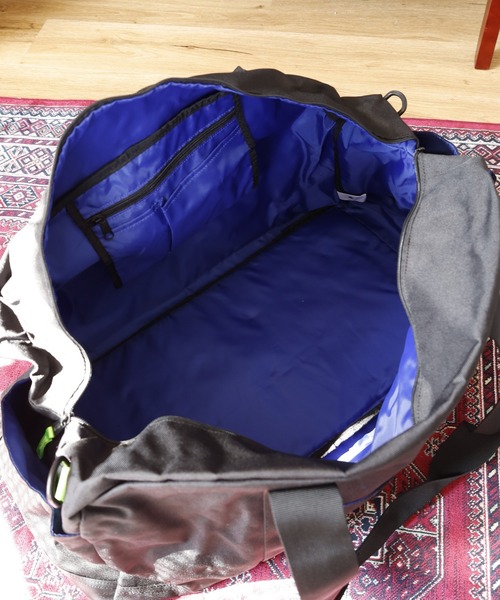 OUTDOOR PRODUCTS(アウトドアプロダクツ)の「OUTDOOR PRODUCTS 大容量 ボストンバッグ(ボストンバッグ・メンズ・ブラック/スカイブルー/レッド/ライム・フリー)」の5枚目の写真