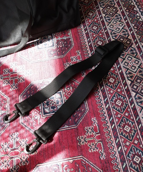 OUTDOOR PRODUCTS(アウトドアプロダクツ)の「OUTDOOR PRODUCTS 大容量 ボストンバッグ(ボストンバッグ・メンズ・ブラック/スカイブルー/レッド/ライム・フリー)」の7枚目の写真