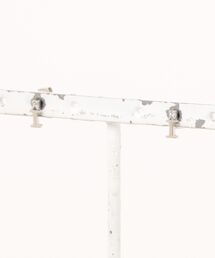 CARROLL（キャロル）の「CARROLL キャロル ラインストーンアルファベットモチーフキャッチピアス "I"（ピアス（両耳用））」