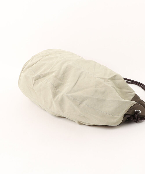 LAULEN(ローレン)の「multiway bicolor drawstring bag /マルチウェイ配色ドローストリングショルダーバッグ(ショルダーバッグ・レディース・アイボリー/カーキ/ベージュ/レッド・FREE)」の6枚目の写真