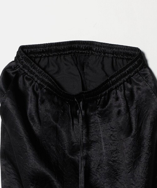 BEAUTY&YOUTH UNITED ARROWS(ビューティーアンドユースユナイテッドアローズ)の「アセテートサテン ワイド イージーパンツ ウォッシャブル(その他パンツ・レディース・ブラック/オリーブ・M/S)」の12枚目の写真