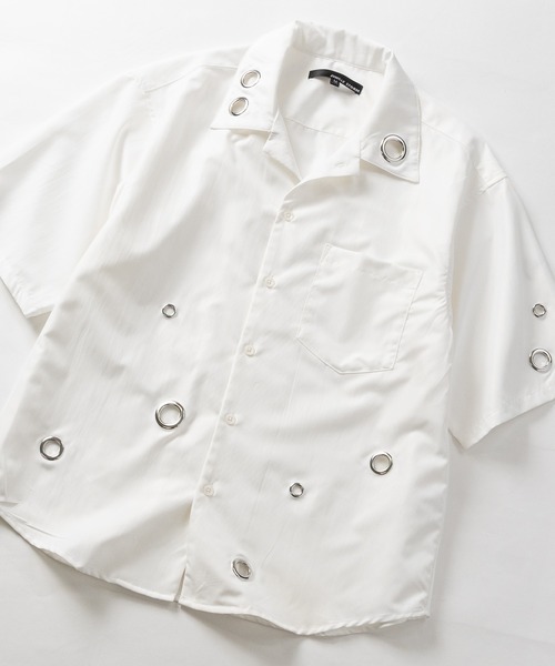 JOHN'S CLOSET（ジョンズクローゼット）の「【13】ハトメデザイン オープンカラー ハーフスリーブシャツ（シャツ/ブラウス・メンズ・ホワイト/サックスブルー/ブラック・LARGE/MEDIUM）」の2枚目の写真