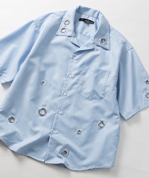 JOHN'S CLOSET（ジョンズクローゼット）の「【13】ハトメデザイン オープンカラー ハーフスリーブシャツ（シャツ/ブラウス・メンズ・ホワイト/サックスブルー/ブラック・LARGE/MEDIUM）」の3枚目の写真