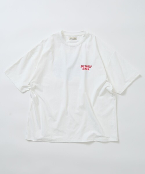 FREAK'S STORE(フリークスストア)の「限定展開 SHE WOLF DINER×FREAK'S STORE/シーウルフダイナー 別注 ビッグシルエット バックプリントTシャツ/抗菌防臭/吸水速乾/UV(Tシャツ/カットソー・メンズ・ホワイト/チャコールグレー/ブラウン・LARGE/SMALL/MEDIUM)」の9枚目の写真