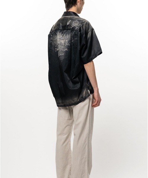 Maison MIHARA YASUHIRO（メゾンミハラヤスヒロ）の「【MIHARAYASUHIRO/ミハラヤスヒロ】Sun Faded Like Satin Shirt / SUN FADE H/S SATIN SHIRTS（シャツ/ブラウス・メンズ・ダークグリーン/ブラック/ベージュ・44/48/46）」の7枚目の写真