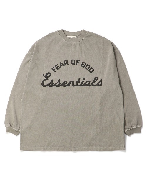 FOG ESSENTIALS(エフオージーエッセンシャルズ)の「ESSENTIALS TRAINING 90S LONG SLEEVE TEE エッセンシャルズ キャンパスナインティーズロングスリーヴティー(Tシャツ/カットソー・メンズ・グレイッシュベージュ・LARGE/MEDIUM/X-LARGE/SMALL)」の1枚目の写真