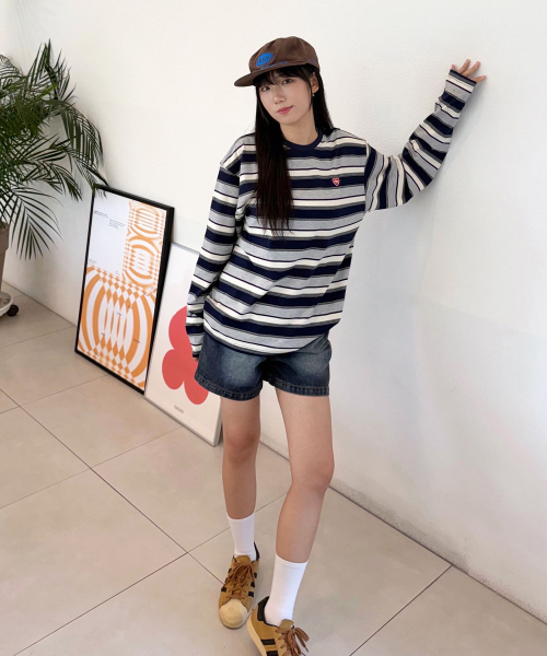 MASMARULEZ APPAREL(マスマルールズ アパレル)の「Multi Strip Long Sleeve_Navy(Tシャツ/カットソー・レディース・ネイビー・ONE SIZE)」の2枚目の写真