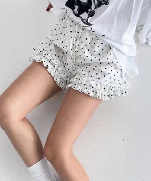yuue' ( wear )(ユーイ)の「ドット柄フリルショートパンツ(その他パンツ・レディース・ホワイト/ブラック・FREE)」の7枚目の写真