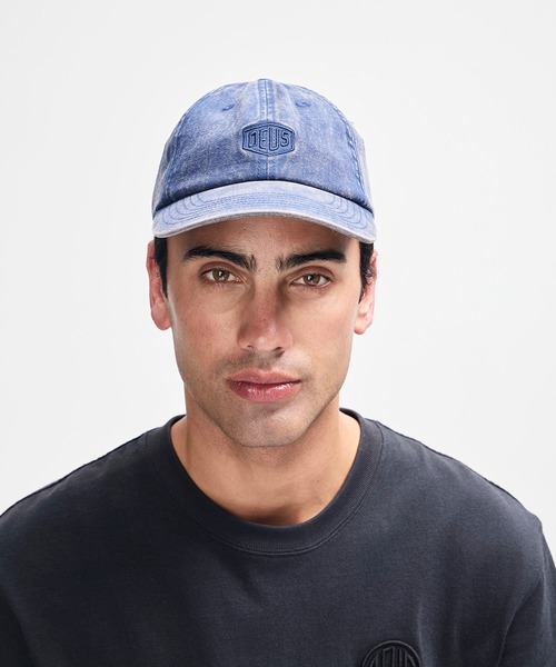 DEUS EX MACHINA(デウスエクスマキナ)の「SHIELD GARMENT DYED DAD CAP(キャップ・メンズ・ライトブルー/ブルー・OS)」の10枚目の写真