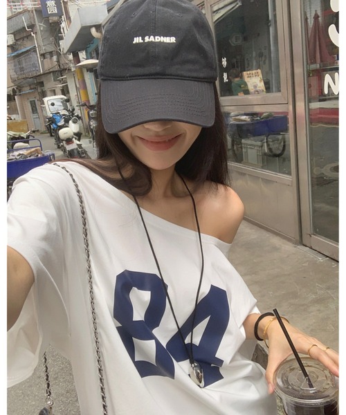 CHEER（チアー）の「オーバーサイズ ナンバリング オフショルTシャツ（Tシャツ/カットソー・レディース・ダークブルー/ホワイト・FREE）」の7枚目の写真
