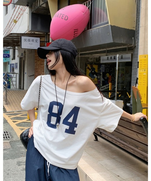 CHEER（チアー）の「オーバーサイズ ナンバリング オフショルTシャツ（Tシャツ/カットソー・レディース・ダークブルー/ホワイト・FREE）」の10枚目の写真