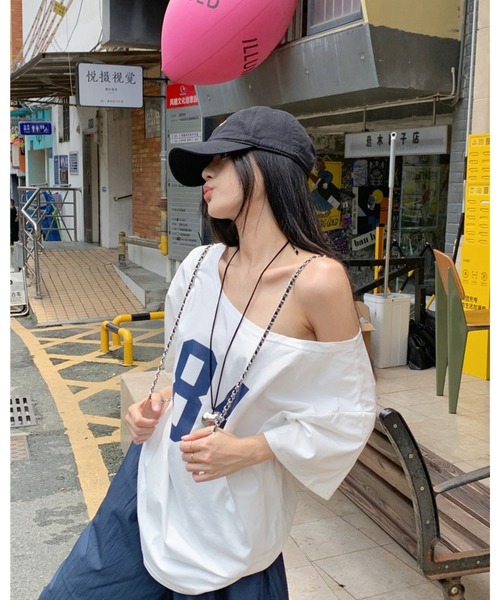 CHEER（チアー）の「オーバーサイズ ナンバリング オフショルTシャツ（Tシャツ/カットソー・レディース・ダークブルー/ホワイト・FREE）」の11枚目の写真