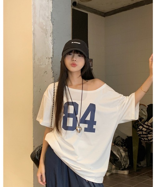 CHEER（チアー）の「オーバーサイズ ナンバリング オフショルTシャツ（Tシャツ/カットソー・レディース・ダークブルー/ホワイト・FREE）」の17枚目の写真