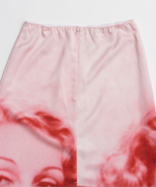 PRANK PROJECT(プランクプロジェクト)の「【2026Summer Pre-Order】フェイスプリントスカート / Face Print Skirt(スカート・レディース・グレー/ホワイト・36/38)」の4枚目の写真