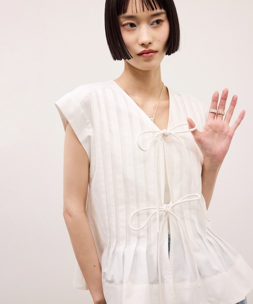 ADAM ET ROPE'(アダムエロペ)の「【定番】タックフレアジレブラウス(シャツ/ブラウス・レディース・ブルー系その他/ベージュ系その他/ホワイト・FREE)」の12枚目の写真