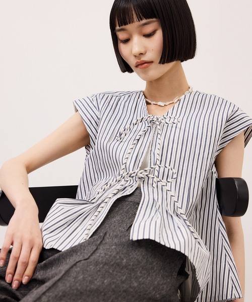 ADAM ET ROPE'(アダムエロペ)の「【定番】タックフレアジレブラウス(シャツ/ブラウス・レディース・ブルー系その他/ベージュ系その他/ホワイト・FREE)」の16枚目の写真
