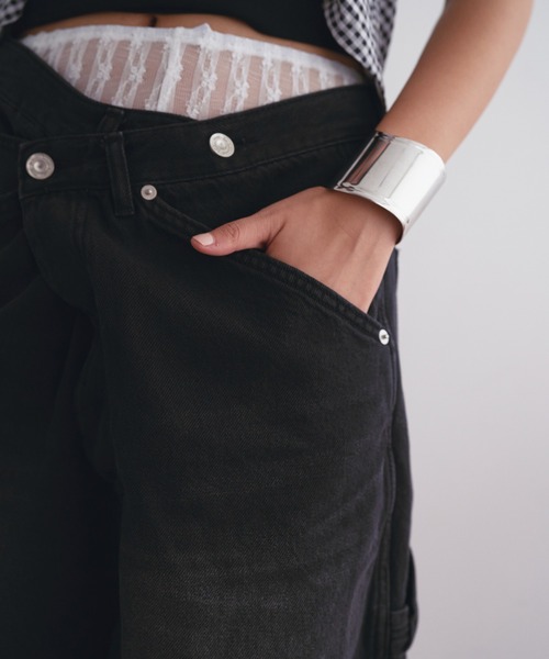 SOEMIN(ソミン)の「【SELECT】Denim bermuda pants/ウエストクロスデニムハーフパンツ(デニムパンツ・レディース・ライトブルー/ブラック・FREE)」の14枚目の写真