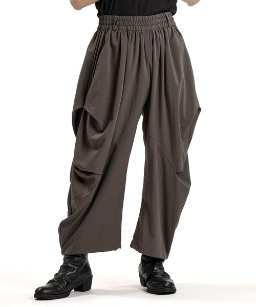 NO ID.(ノーアイディ)の「【NO ID.】Linen Touch Gathered Drape Easy Trousers / リネン タッチ ギャザー ドレープ イージー トラウザーズ(その他パンツ・メンズ・ブラック/グレー・1/2)」の1枚目の写真