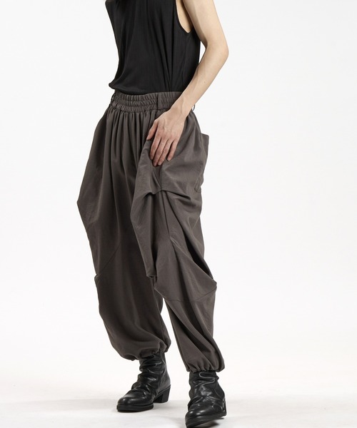 NO ID.(ノーアイディ)の「【NO ID.】Linen Touch Gathered Drape Easy Trousers / リネン タッチ ギャザー ドレープ イージー トラウザーズ(その他パンツ・メンズ・ブラック/グレー・1/2)」の13枚目の写真