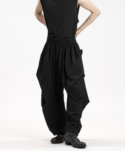 NO ID.(ノーアイディ)の「【NO ID.】Linen Touch Gathered Drape Easy Trousers / リネン タッチ ギャザー ドレープ イージー トラウザーズ(その他パンツ・メンズ・ブラック/グレー・1/2)」の17枚目の写真
