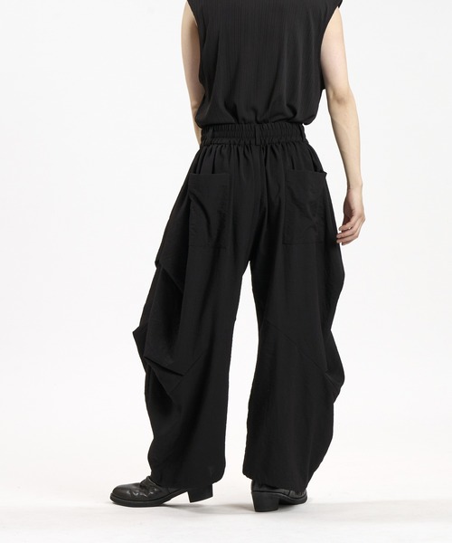 NO ID.(ノーアイディ)の「【NO ID.】Linen Touch Gathered Drape Easy Trousers / リネン タッチ ギャザー ドレープ イージー トラウザーズ(その他パンツ・メンズ・ブラック/グレー・1/2)」の10枚目の写真