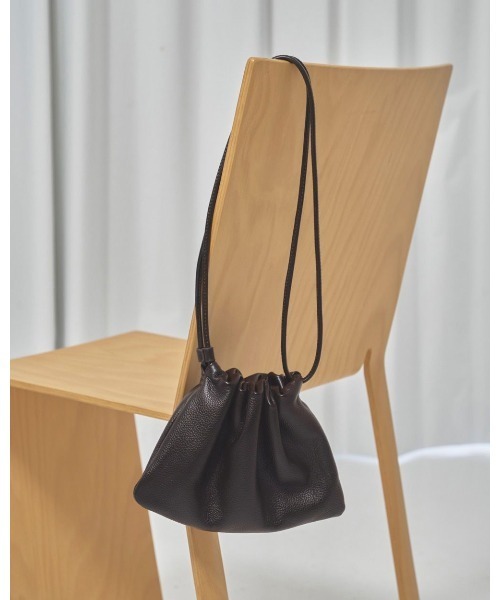 TODAYFUL（トゥデイフル）の「Drawstring Leather Bag 12611020（ショルダーバッグ・レディース・ブラウン/ブラック・FREE）」の2枚目の写真