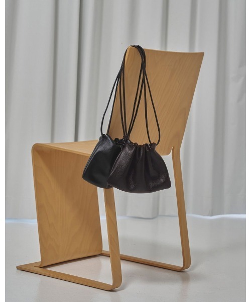 TODAYFUL（トゥデイフル）の「Drawstring Leather Bag 12611020（ショルダーバッグ・レディース・ブラウン/ブラック・FREE）」の3枚目の写真