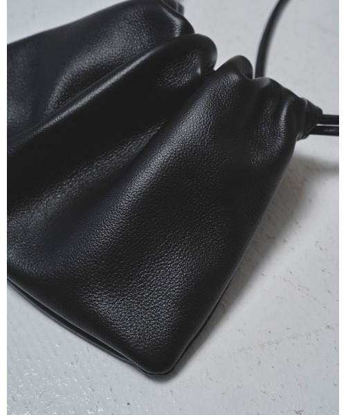 TODAYFUL（トゥデイフル）の「Drawstring Leather Bag 12611020（ショルダーバッグ・レディース・ブラウン/ブラック・FREE）」の4枚目の写真
