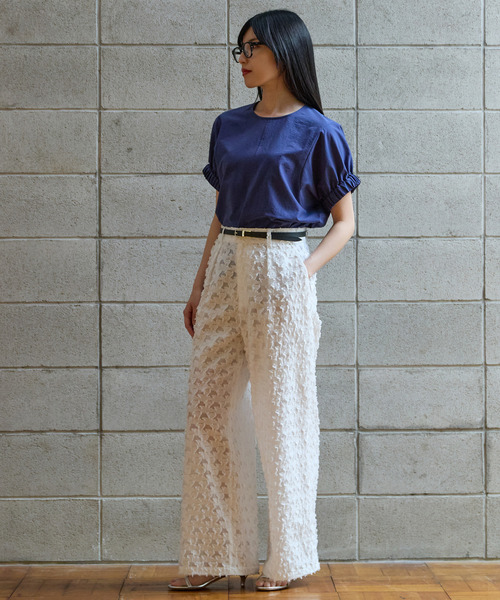 Tiara(ティアラ)の「ドルマンギャザースリーブブラウス(セットアップ可)(シャツ/ブラウス・レディース・ブルー/チャコールグレー/カーキ・FREE)」の1枚目の写真