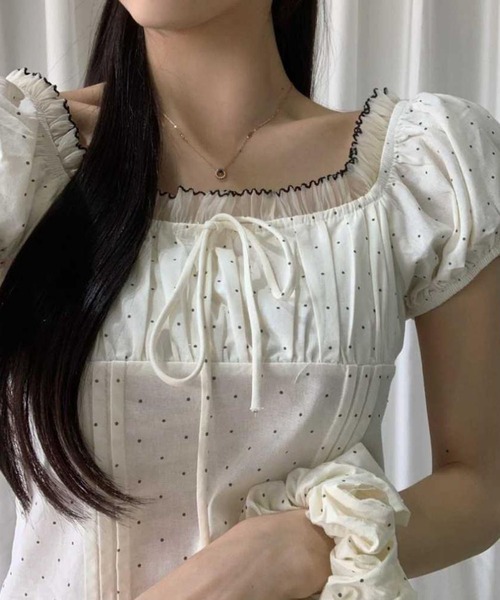 WESTSEA(ウエストシー)の「ドット柄 オフショルダートップス / パフスリーブ シャーリングブラウス ショート丈 シュシュ付き(シャツ/ブラウス・レディース・ネイビー/アイボリー・FREE)」の11枚目の写真